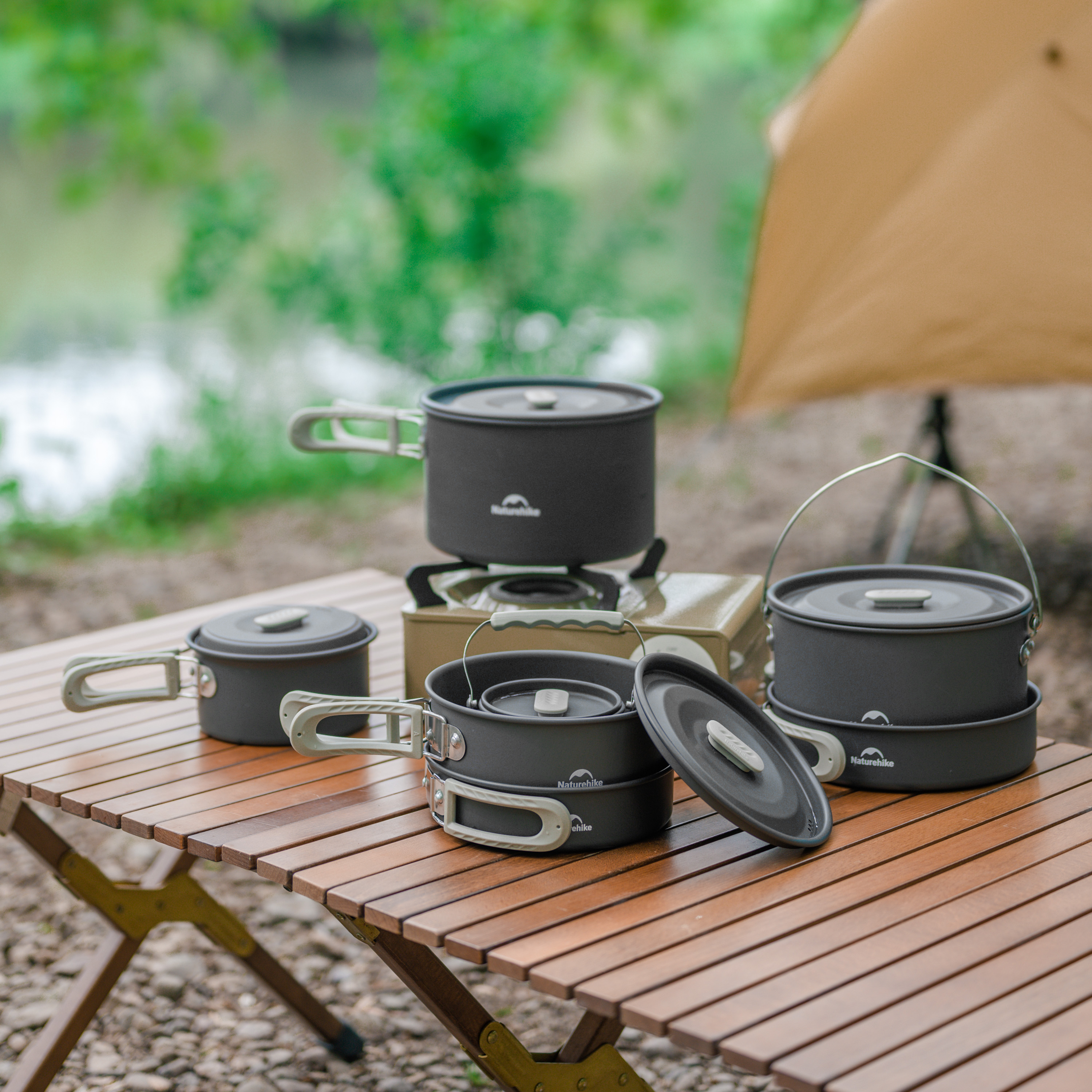 Naturehike hliníková sada nádobí pro 4-6 osob var. 2. - 1182g